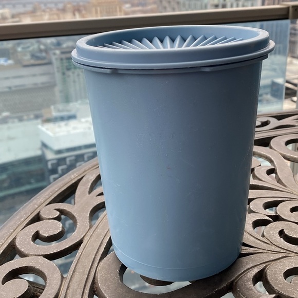 Tupperware - VTG  Servalier CANISTER #811-13 with lid - Picture 3 of 13